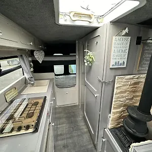 https://retro-camper-hire.dublin-hotelsweb.com